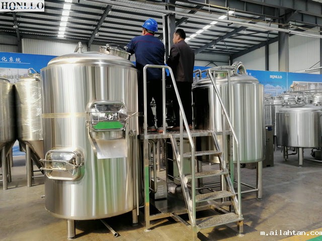 自酿鲜啤酒设备--山东豪鲁