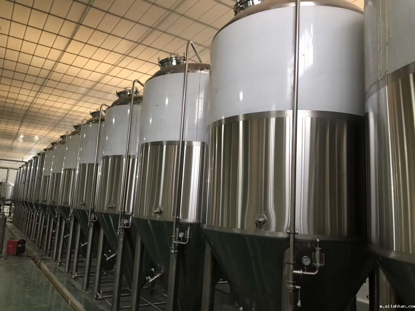 大型啤酒设备发酵罐 大型啤酒设备发酵罐